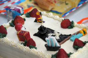 Тематический торт и тематические свечки